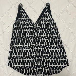 Banana Republjc Black and White Patterned Top